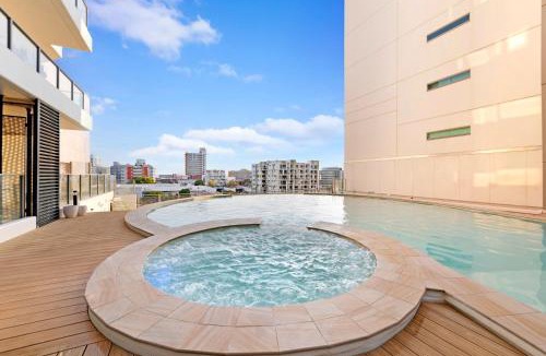 Darwin City Centre Apartment | Metropolis Mirage - A Poolside CBD Studio