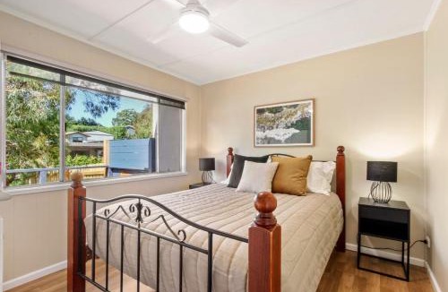 Metung Apartment | Metung Akora 2Bdrm Apartment 1 - Pets & Boats welcome! Close to Town, Free Wifi & Netflix