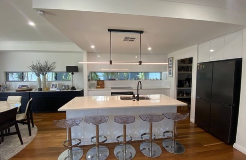 Melville House | MiaMia : Ultra Modern Home with Pool & Courtyard