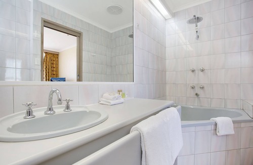 Warrnambool Hotel | Mid City Warrnambool