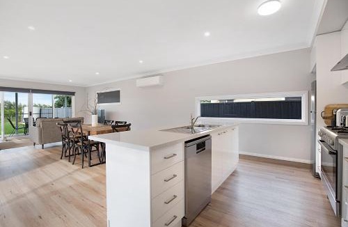 Milawa House | Milawa Vineyard Views - Guesthouse 2