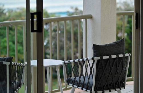 Point Lookout Apartment | Million $ views - Watch whales from comfort of home!