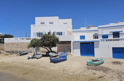 Apollonia House | Milos AquaBliss Beachfront Villas