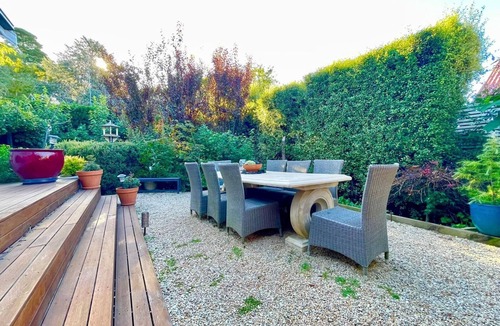 Mount Victoria Villa | Mimosa House - Elegant Villa, 4 Bedroom, 3 Bathroom, BBQ, Undercover Patio, Secluded Garden