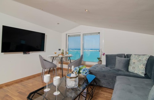 Zakynthos Town Apartment | Minimal Loft with Sea View over Zakynthos Harbor!