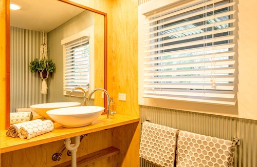 Berrima House | Mirriyindi - Unique Berrima escape for 7 in the Southern Highlands - 4pm check out Sundays