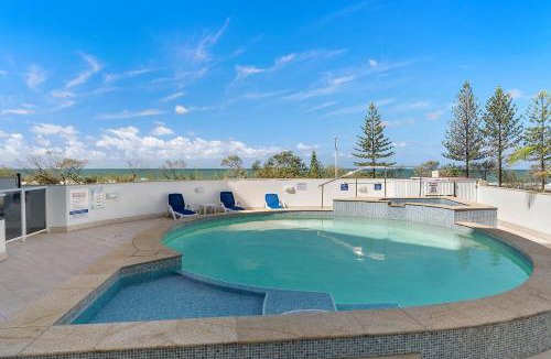 Alexandra Headland Apartment | Miss Alex l Beachfront Babe l Pool and Parking