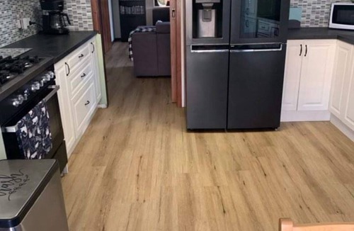 Spalding House | Mitchell’s Haven - Home away from home! nFamily/Group and fur babies welcome!