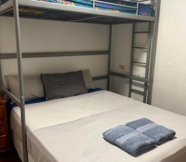 Macquarie Fields Bed & Breakfast | MJED House