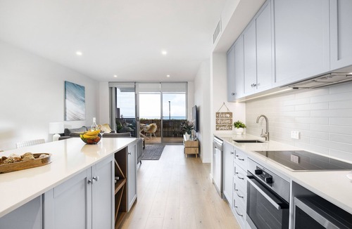 Adelaide Apartment | Moana Beach, Seafront Apartment