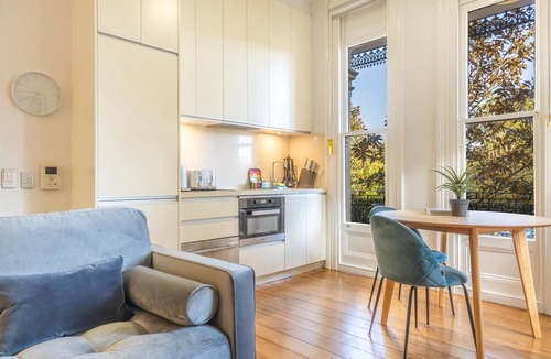 Glebe Apartment | Modern 1-Bed Studio near Tramsheds