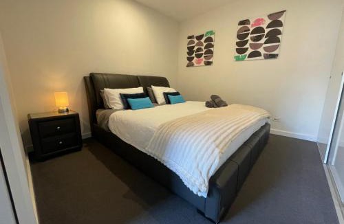 Brunswick Apartment | Modern 1BD Apt w free parking in central Brunswick