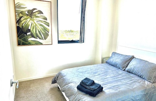 Liverpool Apartment | Modern 2 bedroom & 2 bathroom apartment with stunning Sydney CBD & Skyline Views!