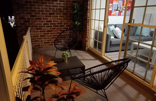 Manuka Apartment | Modern 2BR Apartment/Parking in Griffith