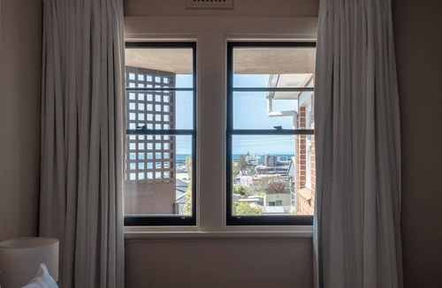 Burnie House | Modern 3-Bed Coastal Escape