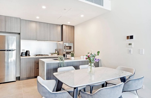 Sydney Olympic Park Apartment | Modern 3B2B apt with stadium view@Olympic park