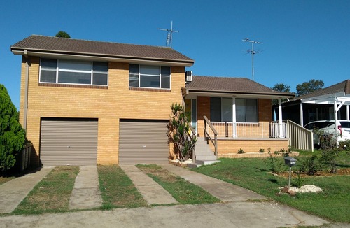 McDougalls Hill House | Modern 4-Bedroom Large House Close to Singleton CBD Hunter Valley