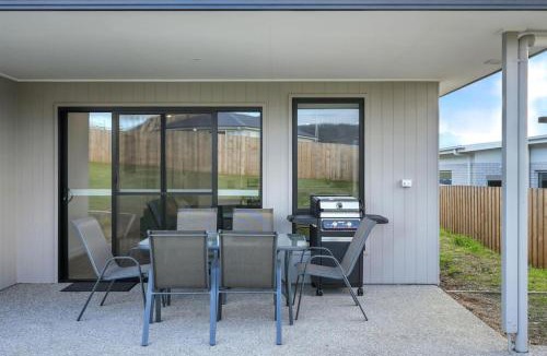 Old Beach House | Modern and Accessible, Old Beach