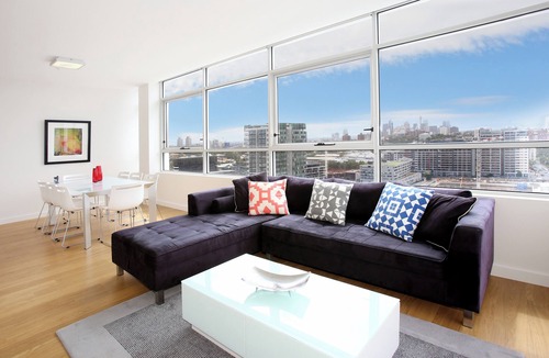 Zetland Apartment | Modern and Spacious 3BR Zetland Apartment with Views over Moore Park