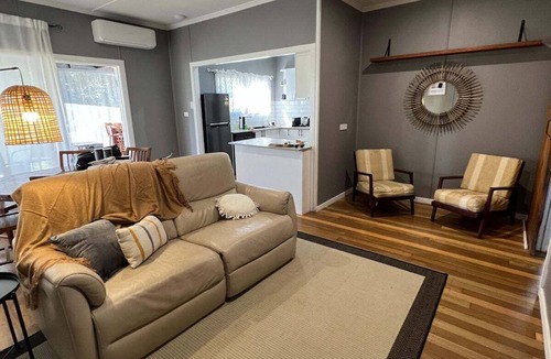 Gulliver Apartment | Modern and Stylish 3Bed 2Bath home Townsville
