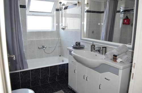 Kalamata Apartment | Modern apartment close to sea and town centre