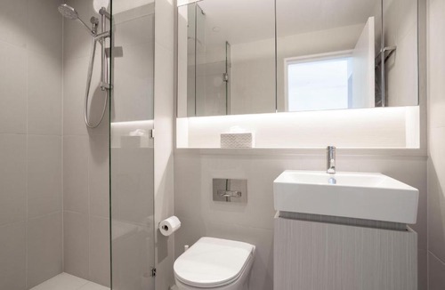 Chinatown Apartment | Modern Apartment in Darling Harbour