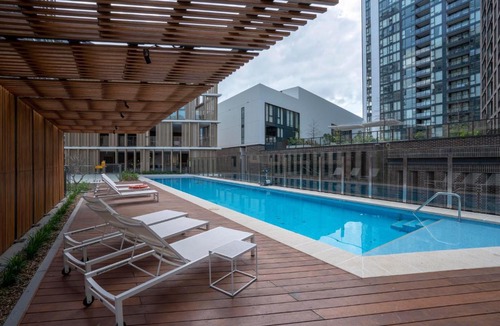 Chinatown Apartment | Modern Apartment in Darling Harbour