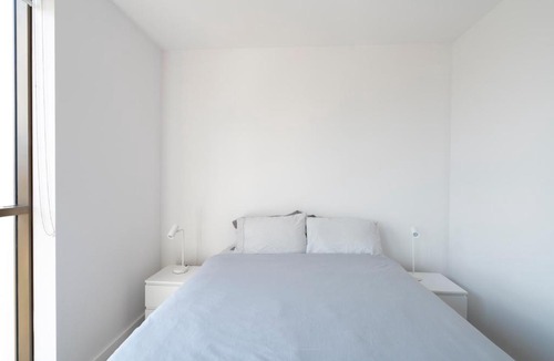 Chinatown Apartment | Modern Apartment in Darling Harbour