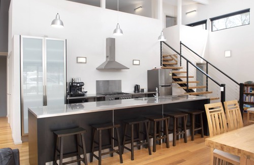 Dodges Ferry House | Modern Beach-House Gem