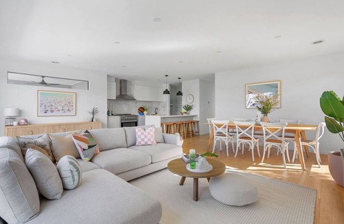 Rye House | Modern Coastal Beach House - Rye Entertainer