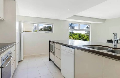 Currimundi Apartment | Modern Coastal Family Beach Retreat - Fully Furnished, 30+ Day Stays Welcome