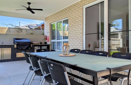 Indented Head House | Modern comfort & luxury close to the beach
