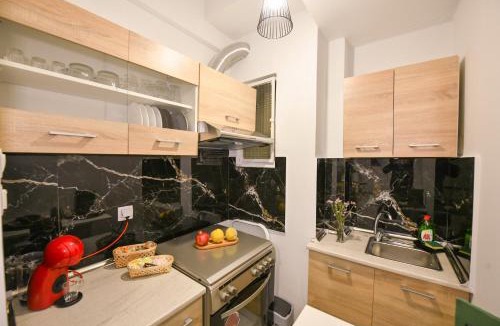 Larissa Apartment | Modern, comfortable apartment, in the heart of the city 2