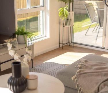 Greenbank House | Modern Family Retreat in Premier GreenbankLocation