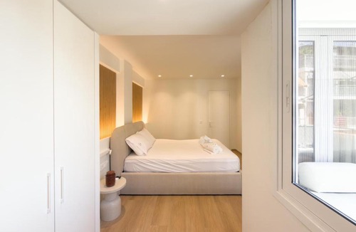 Kypseli Apartment | Modern Hive Suite in Athens