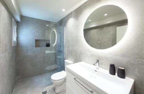 Kypseli Apartment | Modern Hive Suite in Athens