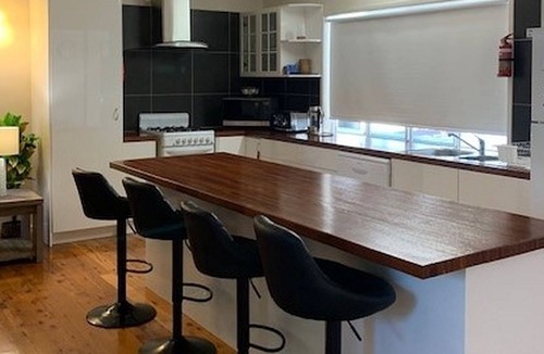 Hawks Nest House | Modern holiday home, TOP NOTCH