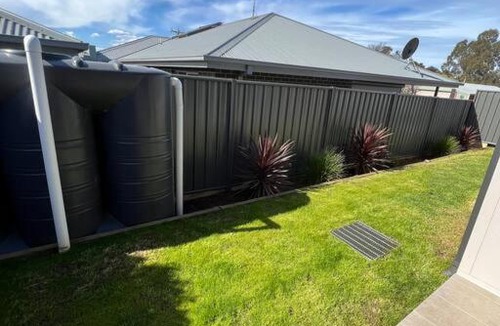 Mansfield House | Modern home away from home