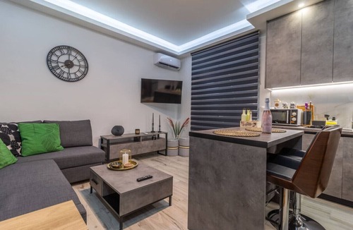 Loutraki-Agioi Theodoroi Apartment | Modern Loutraki Apartment | 3min Walk to Sea