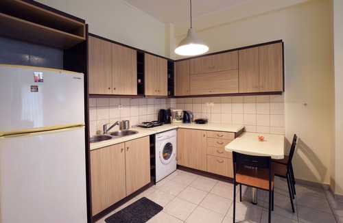 Aigaleo Apartment | Modern Metro Apartment – 20m from Egaleo Metro | 2BR | Sleeps 4