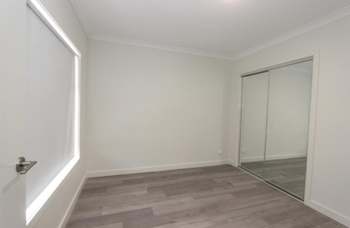 Maribyrnong House | Modern room with shared facilities