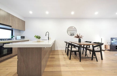 Glen Waverley House | Modern Spacious 3BR2BA townhouse Glen Waverley