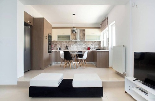 Saronikos Villa | Modern Stone Villa 6bedroom, with Private Pool, WiFi & Large Yard near Lagonisi