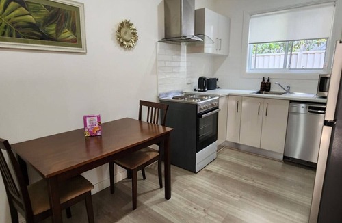 Wollongong CBD House | Modern Studio 10mins walk to Wollongong Hospital