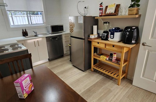 Wollongong CBD House | Modern Studio 10mins walk to Wollongong Hospital