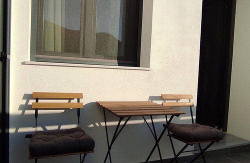 Galissas Apartment | Modern studio in Galissas with AC, Sat-WiFi, free parking just 160m. from beach!