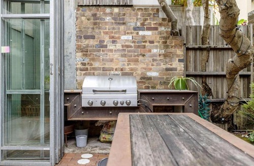 Redfern Apartment | Modern & Stylish 3BR in Redfern