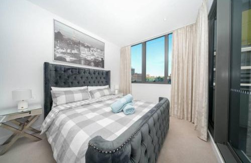 Chinatown Apartment | Modern Urban Oasis in the Heart of Chinatown