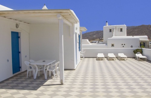 Klouvas Villa | Modern Villa with ocean-view, fully-equipped, 5 min from Mykonos Town/Beach
