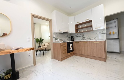 Zavlani Apartment | Modh Patras - Modern Design Oasis in the City Centre